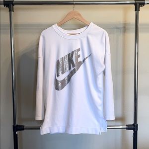 nike sweatshirt